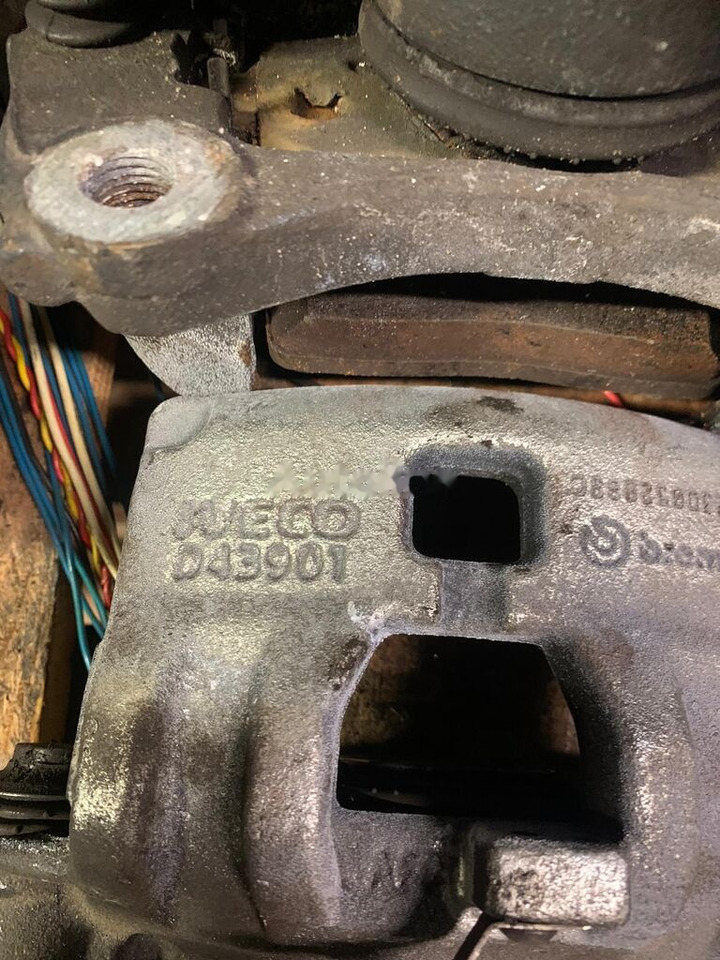 Brembo elektryczne D43901 Iveco Daily prawy, lewy, tył 2019- D43901 - Brzdový třmen pro Nákladní auto: obrázek 2 Brembo elektryczne D43901 Iveco Daily prawy, lewy, tył 2019- D43901 - Brzdový třmen pro Nákladní auto: obrázek 2