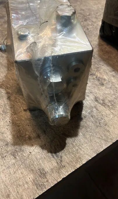 Rexroth Flow Divider R930062425 - Brzdový ventil pro Nákladní auto: obrázek 1 Rexroth Flow Divider R930062425 - Brzdový ventil pro Nákladní auto: obrázek 1