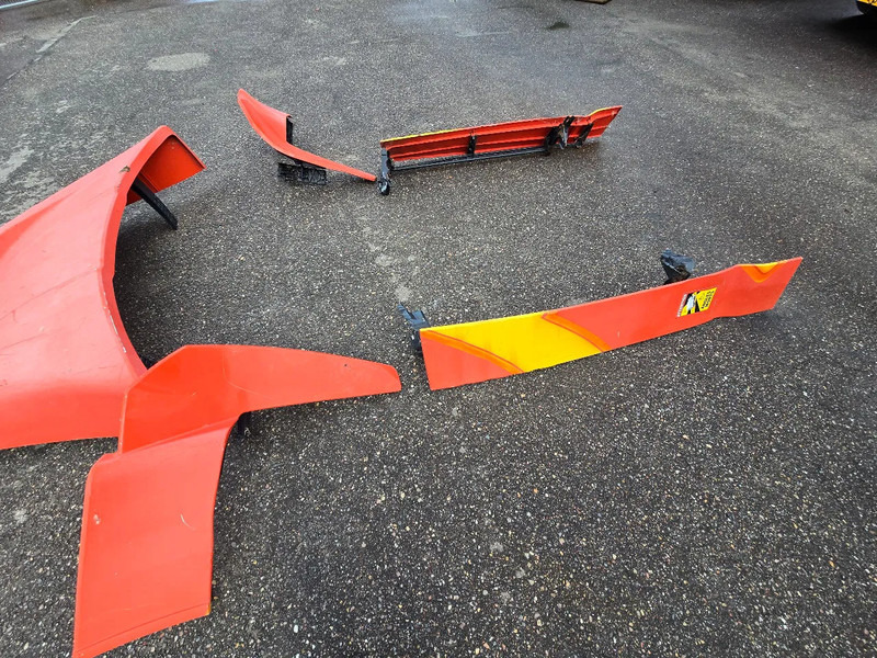 MAN TGX Spoiler - Aerodynamika/ Spoilery pro Nákladní auto: obrázek 1 MAN TGX Spoiler - Aerodynamika/ Spoilery pro Nákladní auto: obrázek 1