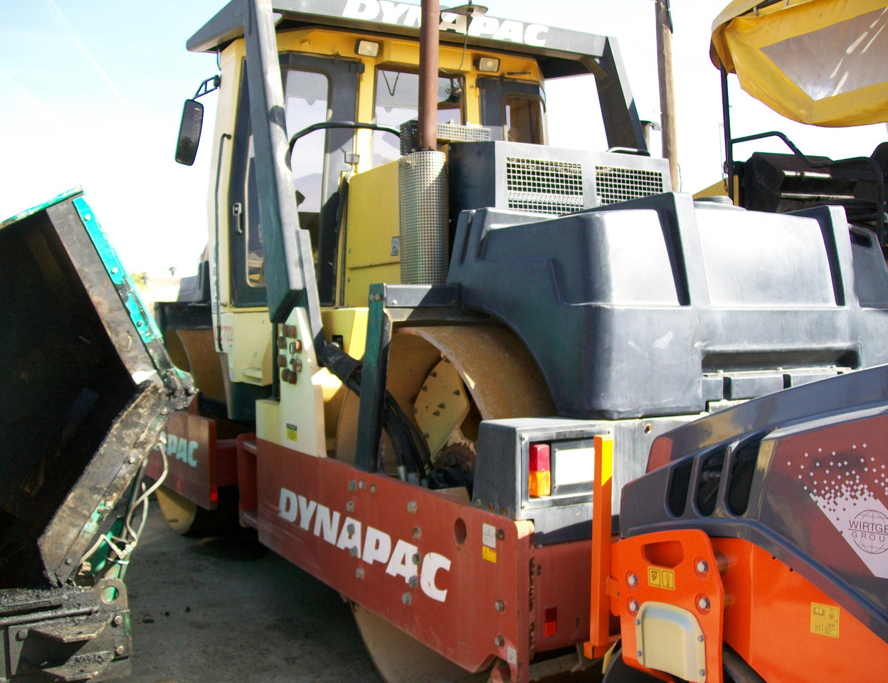 Doble Vibrante Dynapac CC 722 - Silniční válec: obrázek 1 Doble Vibrante Dynapac CC 722 - Silniční válec: obrázek 1
