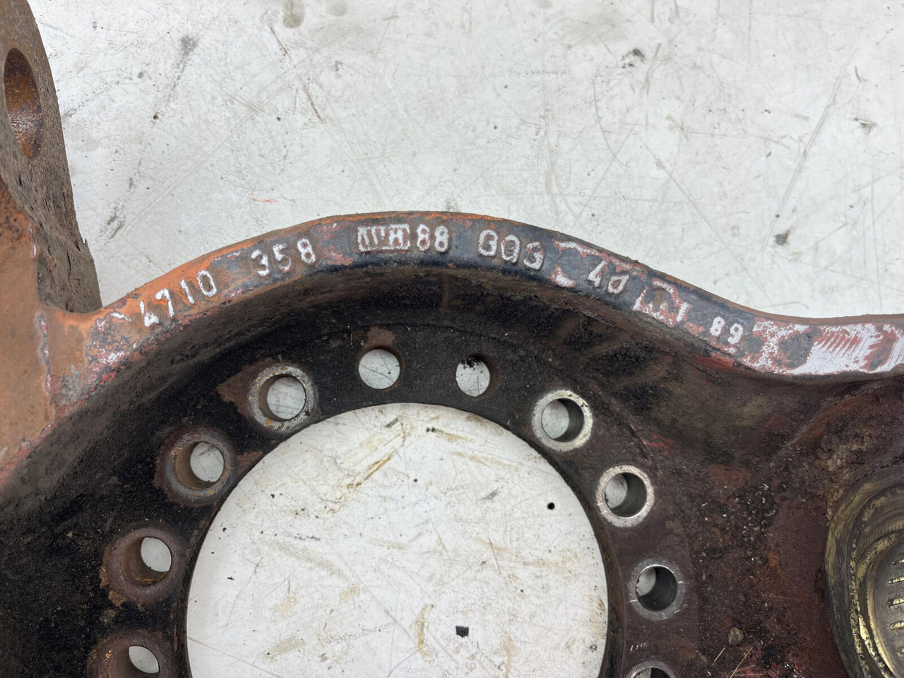 Těhlice pro Autojeřáb FAUN RTF 50 Steering knuckle 16 holes axle 1 right: obrázek 9 Těhlice pro Autojeřáb FAUN RTF 50 Steering knuckle 16 holes axle 1 right: obrázek 9