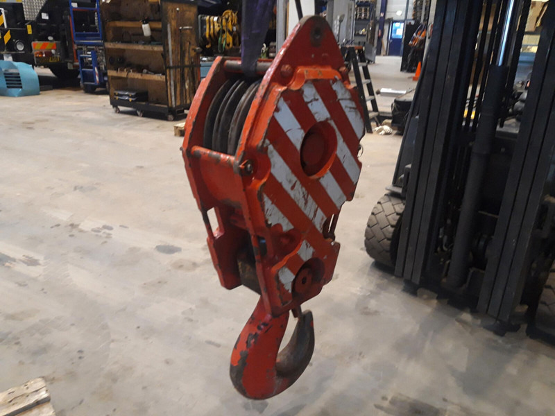 Faun Hookblock 16mm 3 sheave 32 ton - Hydraulická ruka: obrázek 4 Faun Hookblock 16mm 3 sheave 32 ton - Hydraulická ruka: obrázek 4