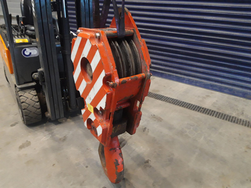 Faun Hookblock 16mm 3 sheave 32 ton - Hydraulická ruka: obrázek 1 Faun Hookblock 16mm 3 sheave 32 ton - Hydraulická ruka: obrázek 1