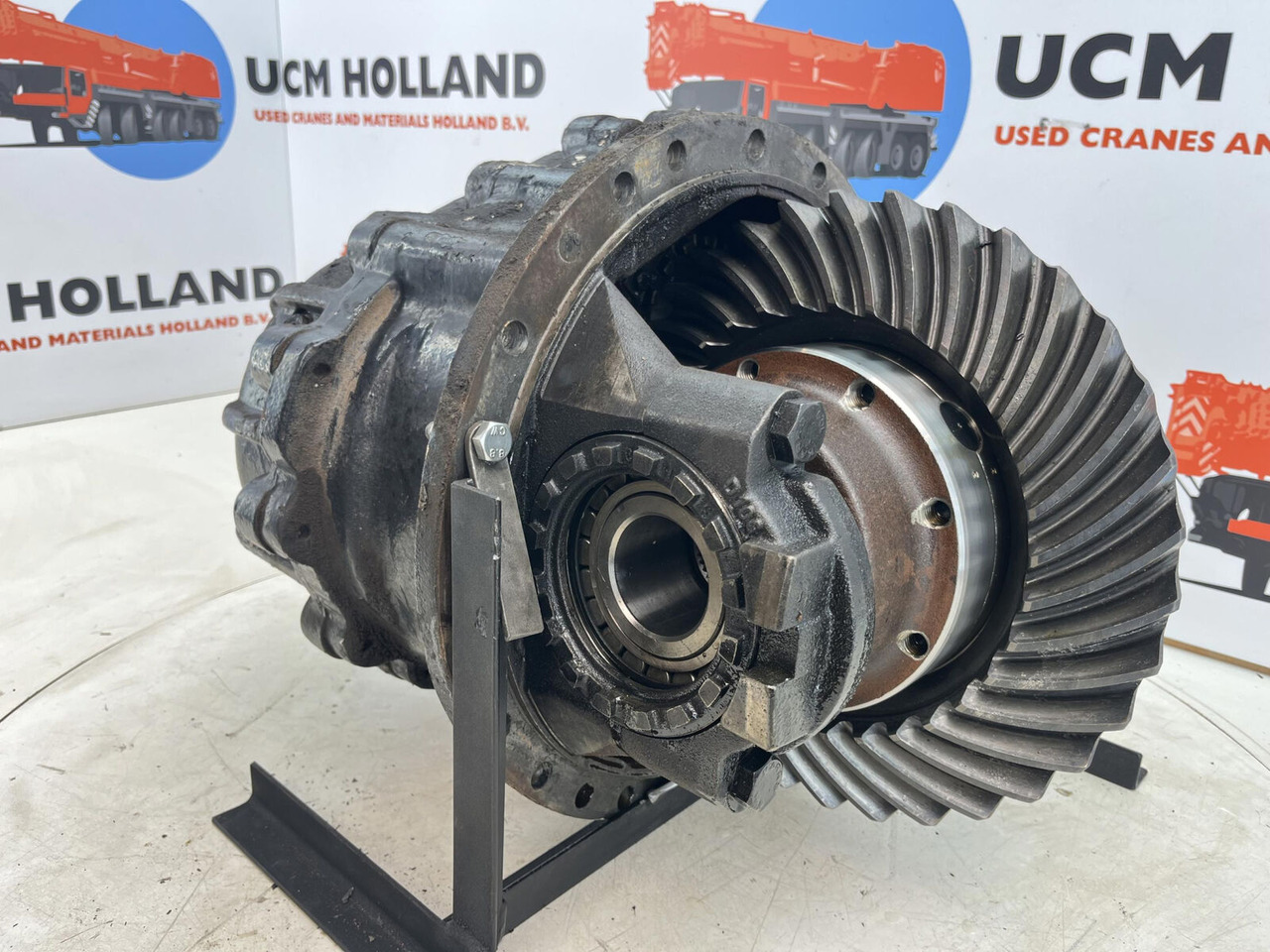 Gottwald end differential 14x34 axle 2 - Diferenciál pro Jeřáb: obrázek 1 Gottwald end differential 14x34 axle 2 - Diferenciál pro Jeřáb: obrázek 1