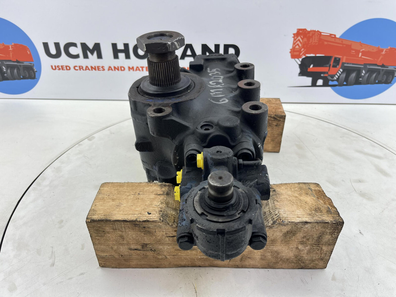 Grove GMK 2035 steering box - Převodovka řízení pro Autojeřáb: obrázek 3 Grove GMK 2035 steering box - Převodovka řízení pro Autojeřáb: obrázek 3