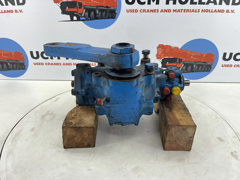 Grove GMK 3050 steering box - Těhlice pro Jeřáb: obrázek 3 Grove GMK 3050 steering box - Těhlice pro Jeřáb: obrázek 3