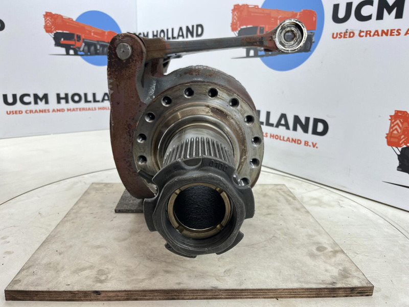 Grove GMK 3055 Steering knuckle 16 holes axle 2 left - Těhlice pro Jeřáb: obrázek 2 Grove GMK 3055 Steering knuckle 16 holes axle 2 left - Těhlice pro Jeřáb: obrázek 2