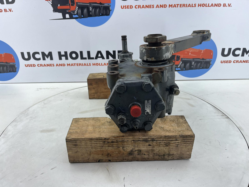 Grove GMK 3055 steering box - Sloupek řízení pro Jeřáb: obrázek 2 Grove GMK 3055 steering box - Sloupek řízení pro Jeřáb: obrázek 2