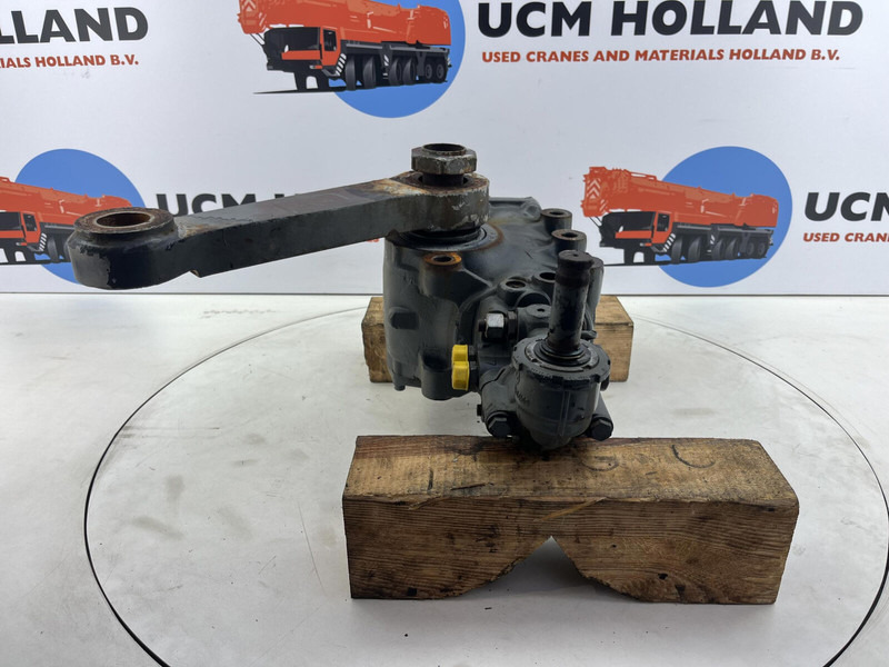 Grove GMK 3055 steering box - Sloupek řízení pro Jeřáb: obrázek 4 Grove GMK 3055 steering box - Sloupek řízení pro Jeřáb: obrázek 4