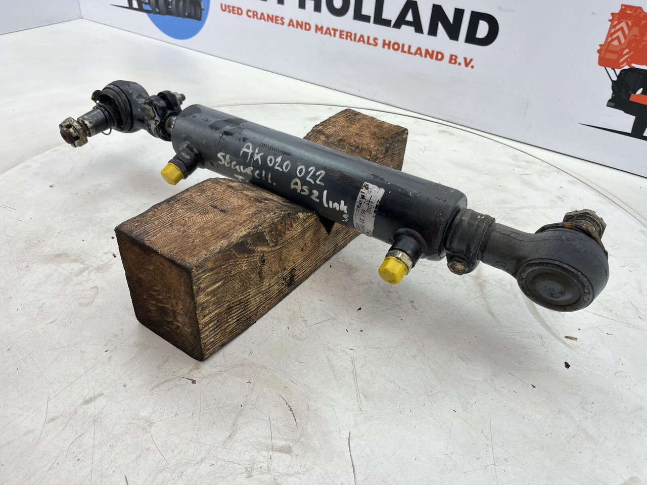 Grove GMK 3055 steering cylinder axle 2 left - Hydraulický válec pro Autojeřáb: obrázek 1 Grove GMK 3055 steering cylinder axle 2 left - Hydraulický válec pro Autojeřáb: obrázek 1