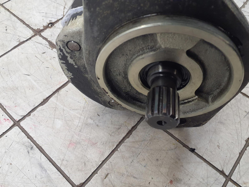 Grove GMK 3055 steering pump - Hydraulické čerpadlo pro Jeřáb: obrázek 5 Grove GMK 3055 steering pump - Hydraulické čerpadlo pro Jeřáb: obrázek 5