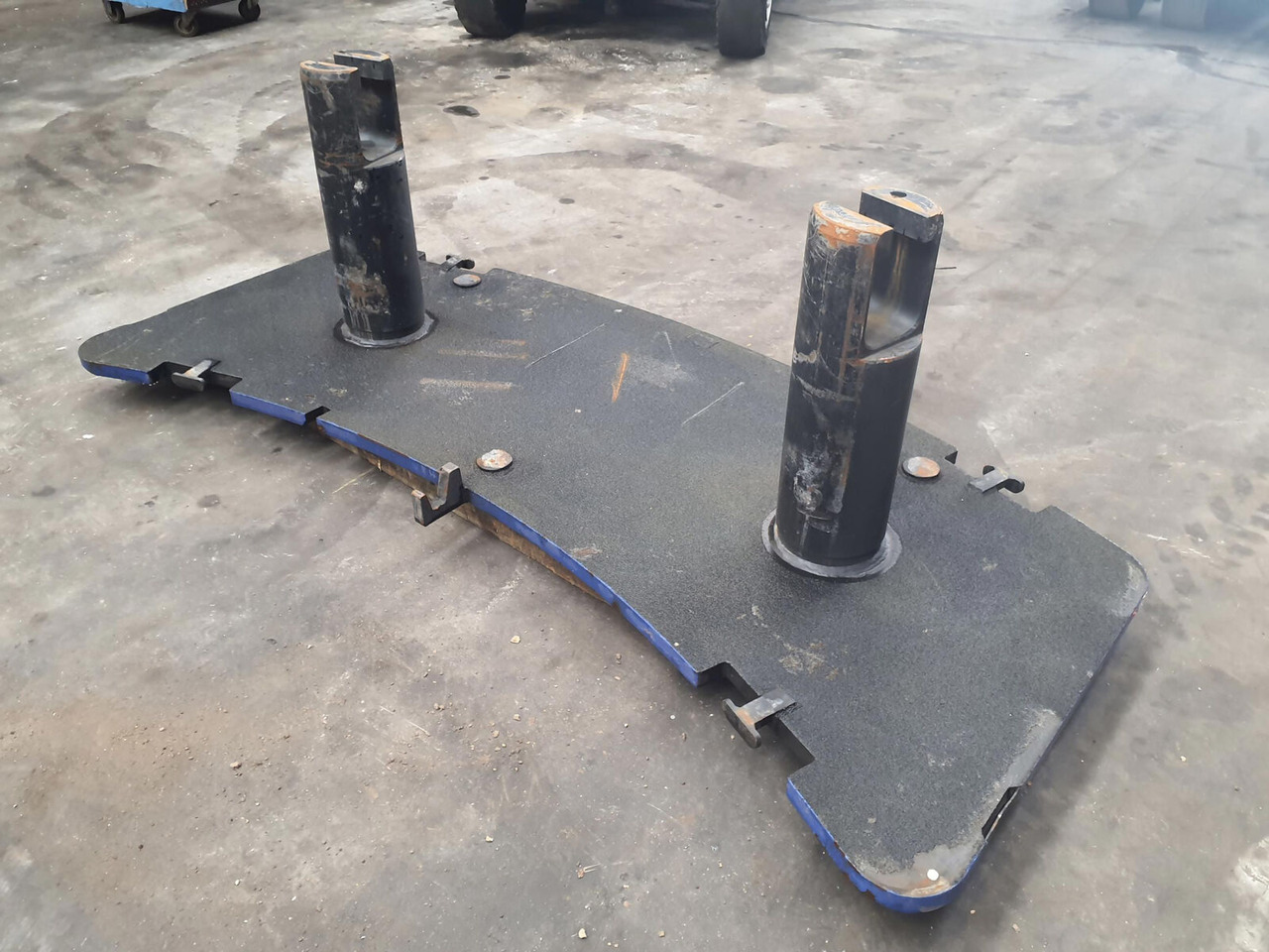 Grove GMK 4090 counterweight 1.1T - Protizávaží pro Autojeřáb: obrázek 4 Grove GMK 4090 counterweight 1.1T - Protizávaží pro Autojeřáb: obrázek 4