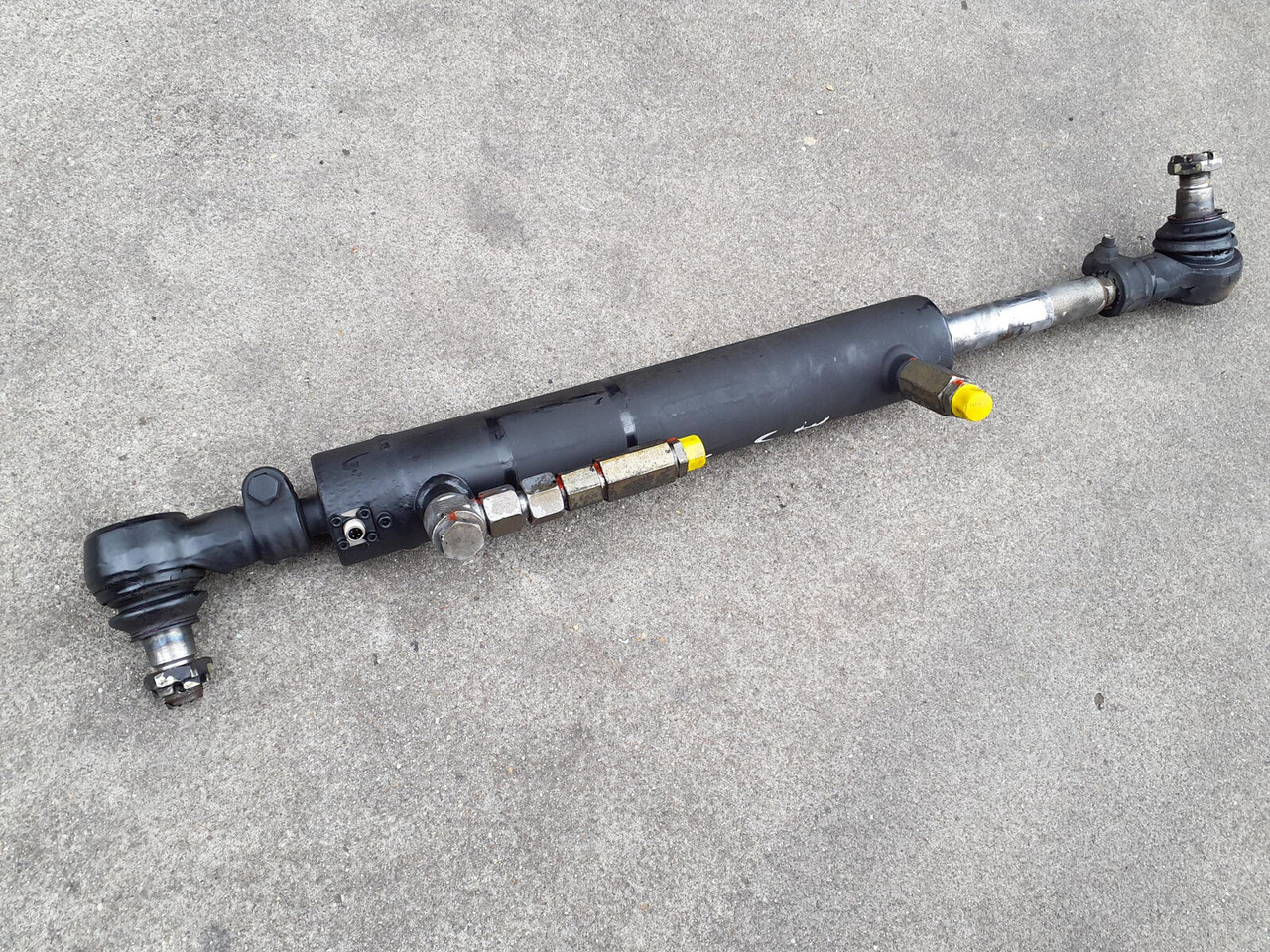 Grove GMK 6400 steering cylinder (weber) axle 2r - Hydraulický válec pro Autojeřáb: obrázek 2 Grove GMK 6400 steering cylinder (weber) axle 2r - Hydraulický válec pro Autojeřáb: obrázek 2