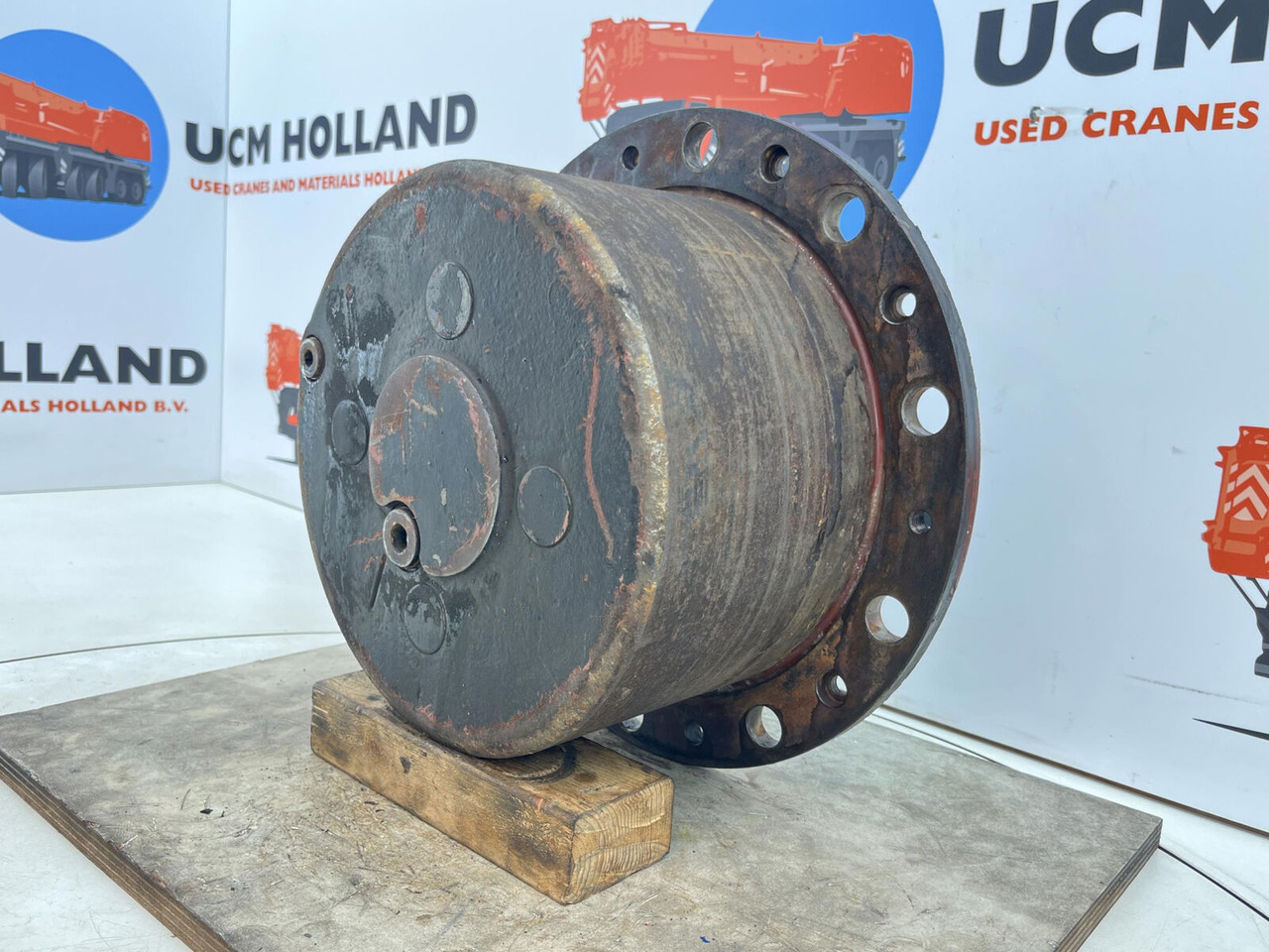 Kessler planetary gear 22-25-74-40-4pl-H172-46 - Koncový převod pro Jeřáb: obrázek 2 Kessler planetary gear 22-25-74-40-4pl-H172-46 - Koncový převod pro Jeřáb: obrázek 2