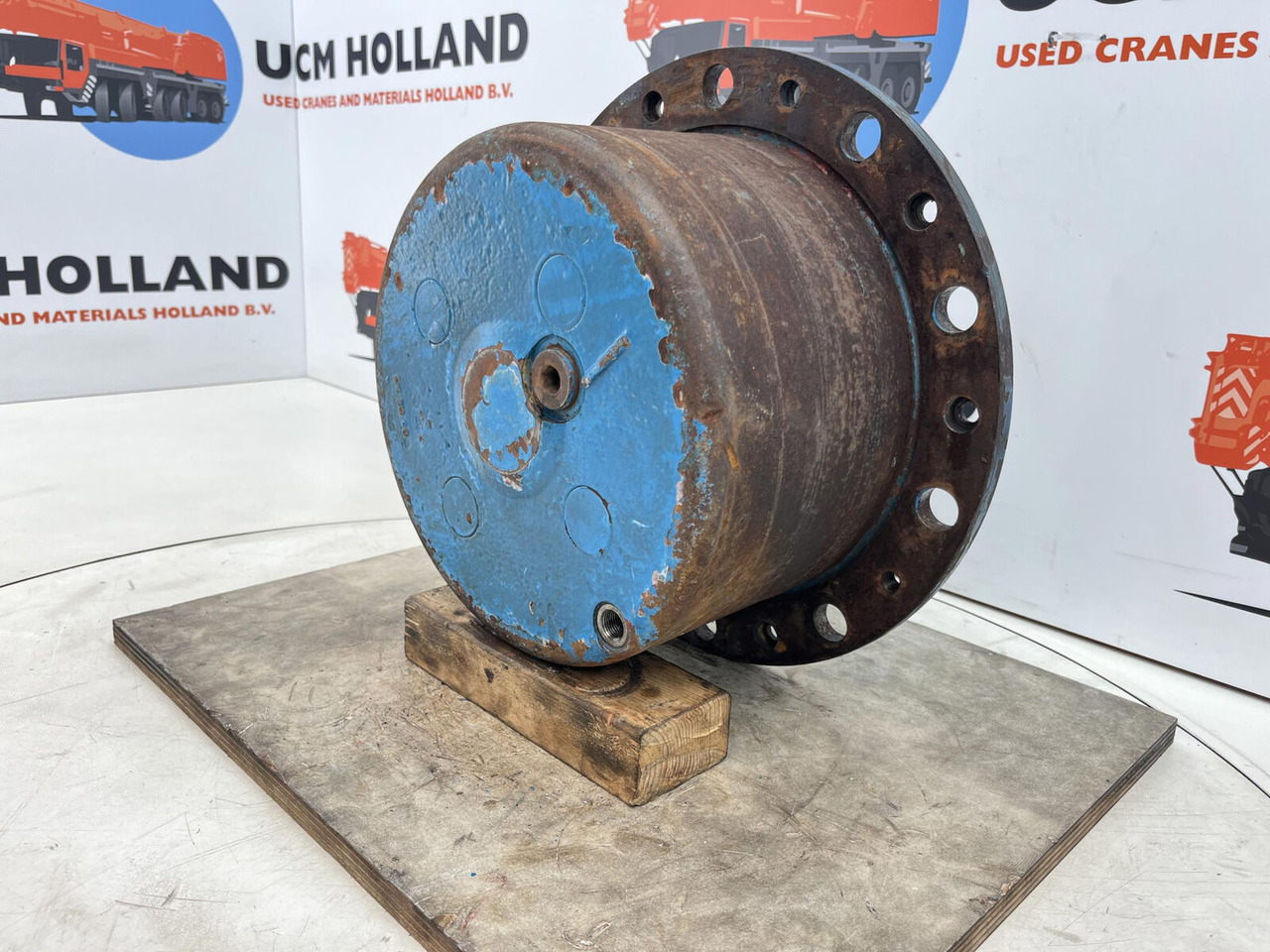 Kessler planetary gear 22-25-74-40-4pl-H172-46 - Koncový převod pro Jeřáb: obrázek 2 Kessler planetary gear 22-25-74-40-4pl-H172-46 - Koncový převod pro Jeřáb: obrázek 2