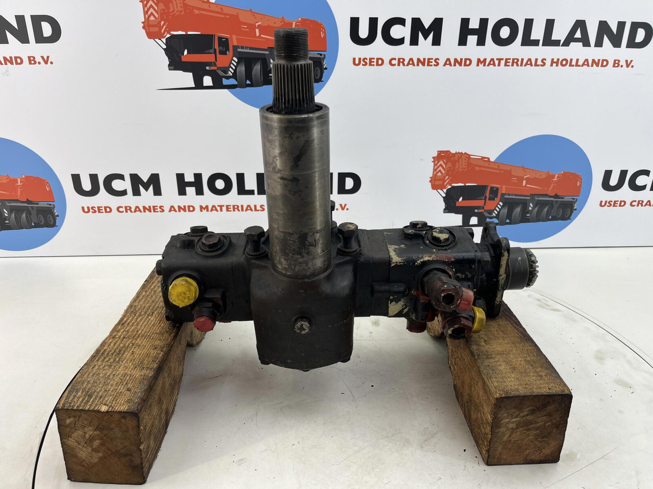 Krupp 4070 GMT steering box - Převodovka řízení pro Autojeřáb: obrázek 4 Krupp 4070 GMT steering box - Převodovka řízení pro Autojeřáb: obrázek 4