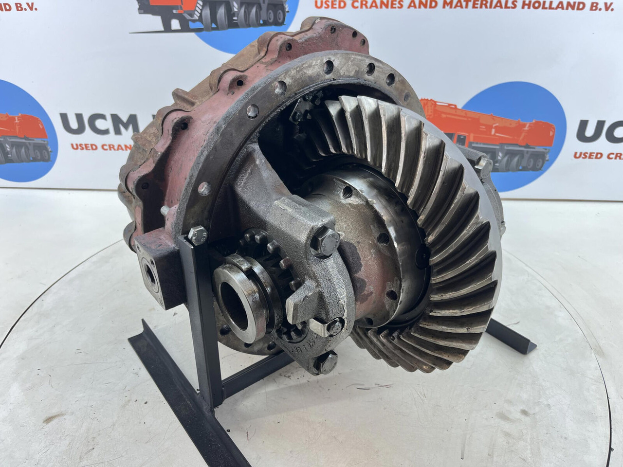 Krupp 70 GMT mid differential 13x35 axle 2 - Diferenciál pro Autojeřáb: obrázek 1 Krupp 70 GMT mid differential 13x35 axle 2 - Diferenciál pro Autojeřáb: obrázek 1