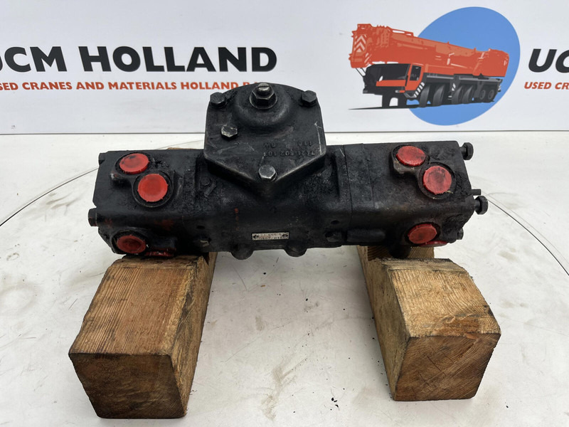 Krupp KMK 4070 steering box only for parts - Sloupek řízení pro Jeřáb: obrázek 5 Krupp KMK 4070 steering box only for parts - Sloupek řízení pro Jeřáb: obrázek 5