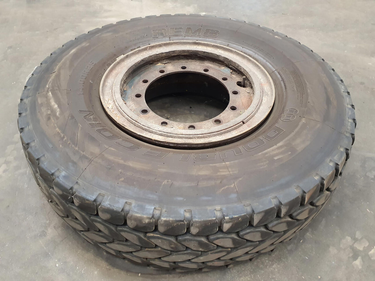 Krupp Wheel 385/95R25 12 5.4 3p - Kompletní kolo pro Jeřáb: obrázek 2 Krupp Wheel 385/95R25 12 5.4 3p - Kompletní kolo pro Jeřáb: obrázek 2