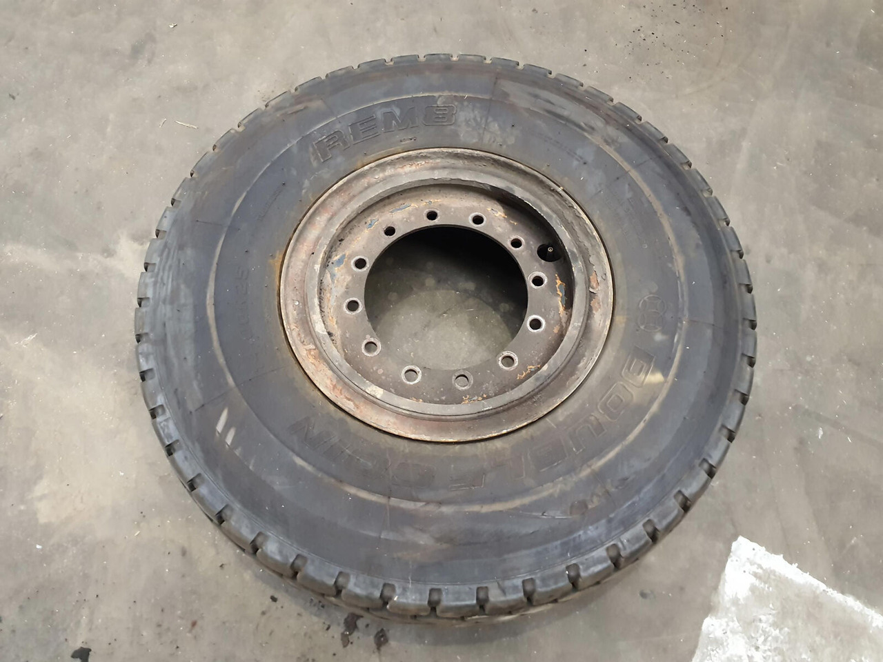 Krupp Wheel 385/95R25 12 5.4 3p - Kompletní kolo pro Jeřáb: obrázek 1 Krupp Wheel 385/95R25 12 5.4 3p - Kompletní kolo pro Jeřáb: obrázek 1