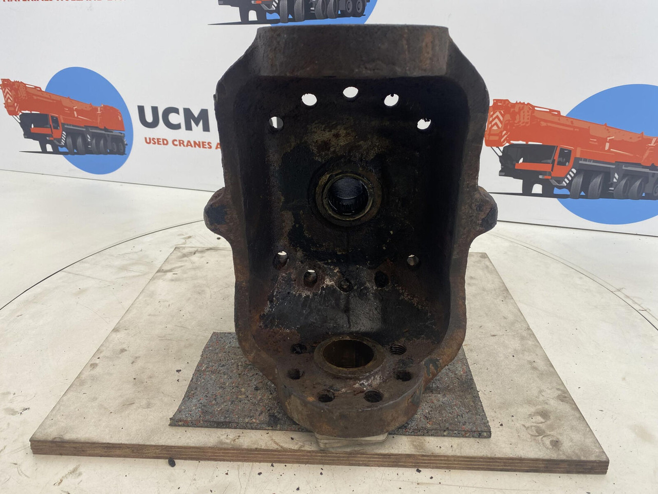 Liebherr LTM 1025 Steering knuckle 16 holes axle 1 - Těhlice pro Autojeřáb: obrázek 5 Liebherr LTM 1025 Steering knuckle 16 holes axle 1 - Těhlice pro Autojeřáb: obrázek 5