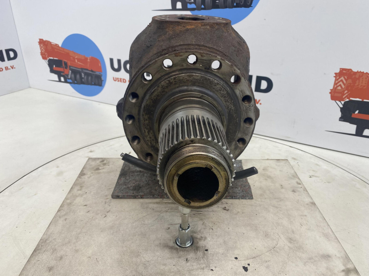 Liebherr LTM 1025 Steering knuckle 16 holes axle 1 - Těhlice pro Autojeřáb: obrázek 2 Liebherr LTM 1025 Steering knuckle 16 holes axle 1 - Těhlice pro Autojeřáb: obrázek 2