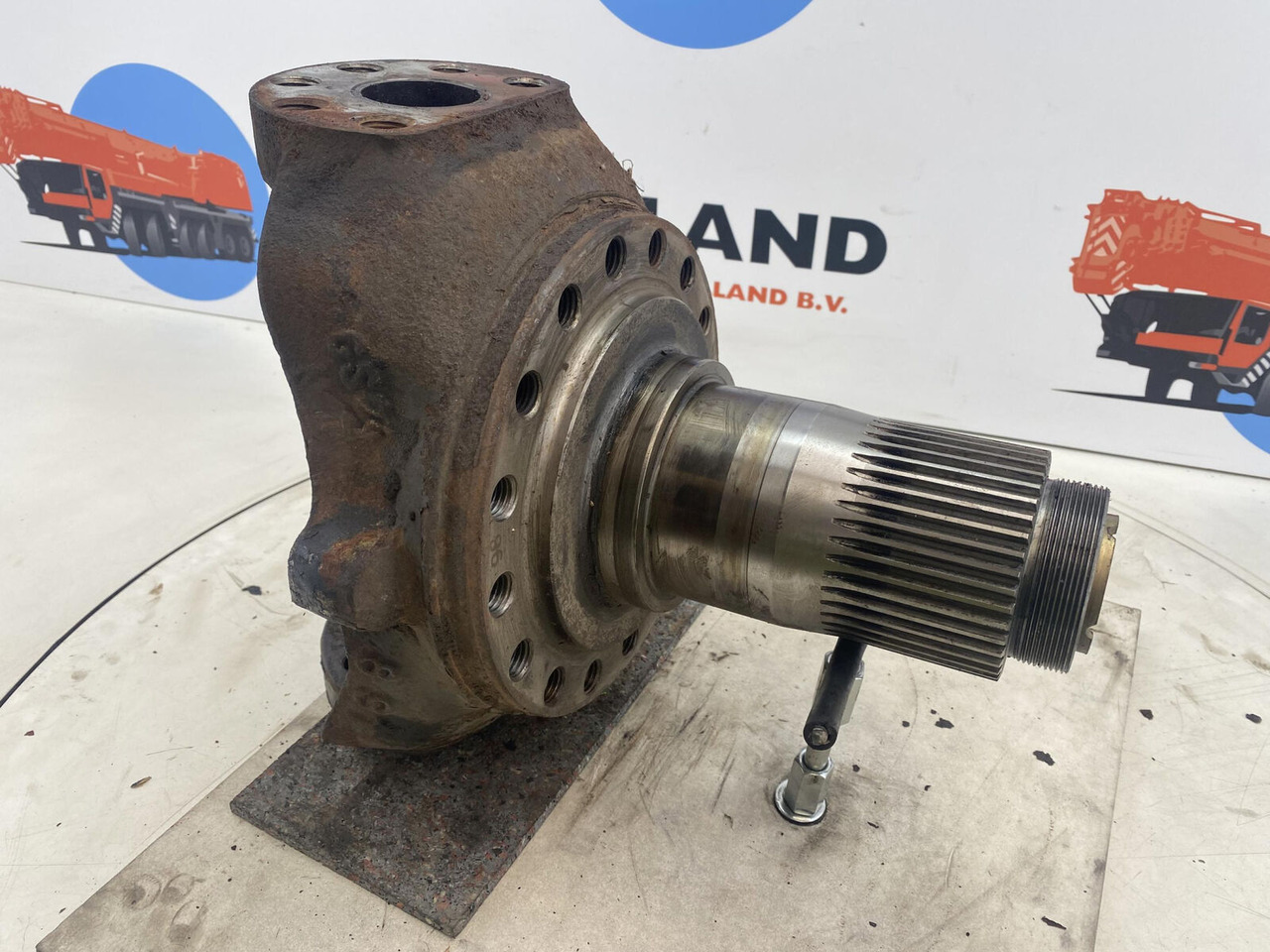 Liebherr LTM 1025 Steering knuckle 16 holes axle 1 - Těhlice pro Autojeřáb: obrázek 3 Liebherr LTM 1025 Steering knuckle 16 holes axle 1 - Těhlice pro Autojeřáb: obrázek 3