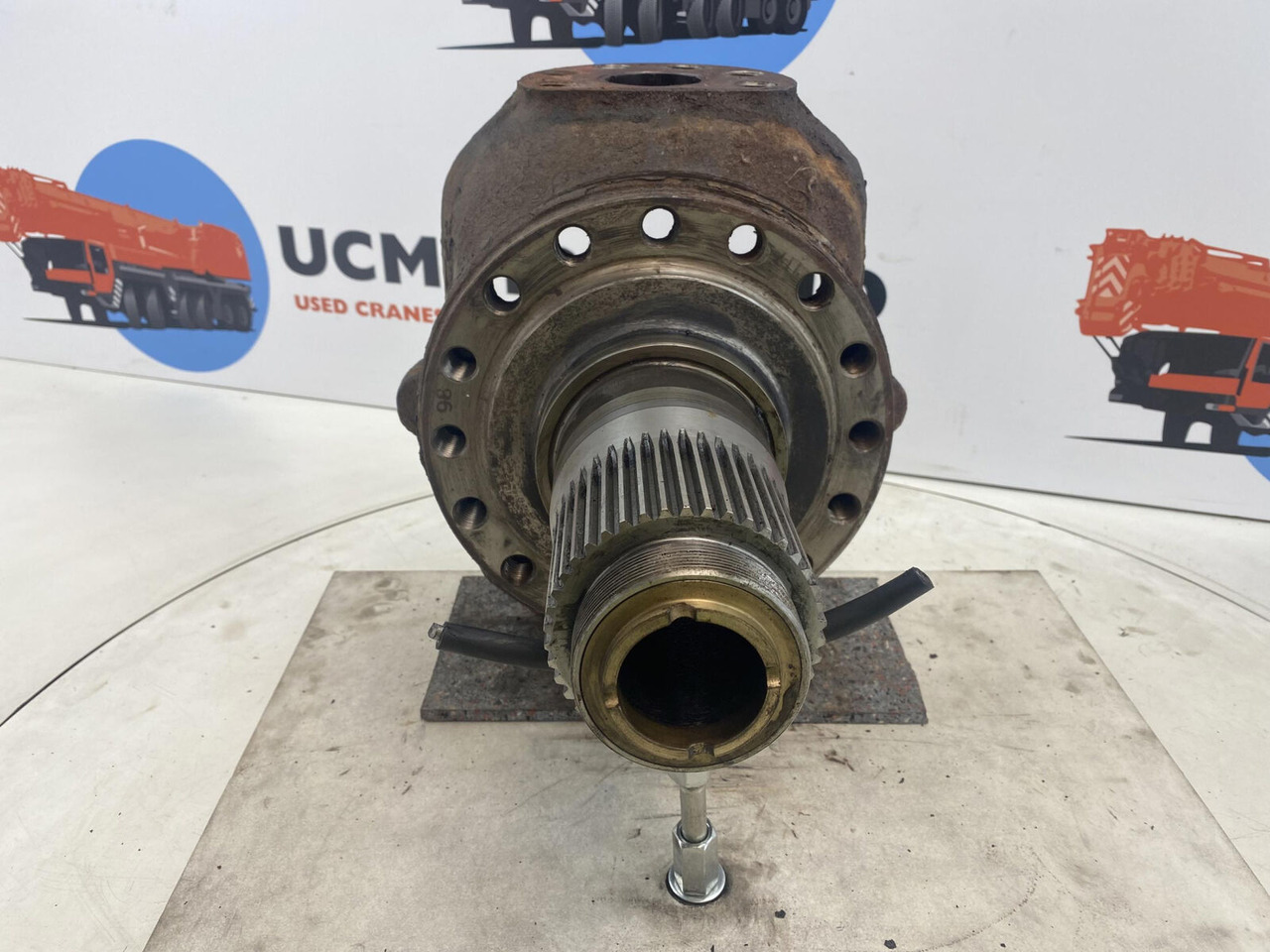 Liebherr LTM 1025 Steering knuckle 16 holes axle 1 - Těhlice pro Autojeřáb: obrázek 2 Liebherr LTM 1025 Steering knuckle 16 holes axle 1 - Těhlice pro Autojeřáb: obrázek 2