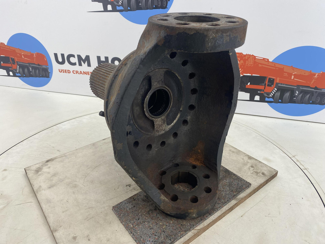 Liebherr LTM 1035/2 Steering knuckle 16 holes - Těhlice pro Autojeřáb: obrázek 4 Liebherr LTM 1035/2 Steering knuckle 16 holes - Těhlice pro Autojeřáb: obrázek 4