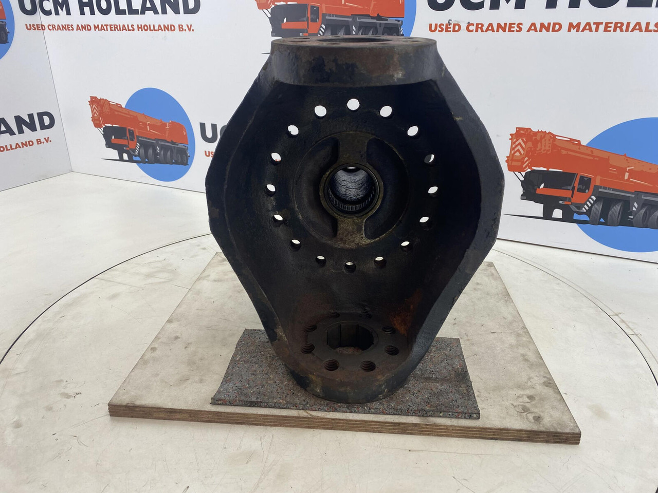 Liebherr LTM 1035/2 Steering knuckle 16 holes - Těhlice pro Autojeřáb: obrázek 5 Liebherr LTM 1035/2 Steering knuckle 16 holes - Těhlice pro Autojeřáb: obrázek 5
