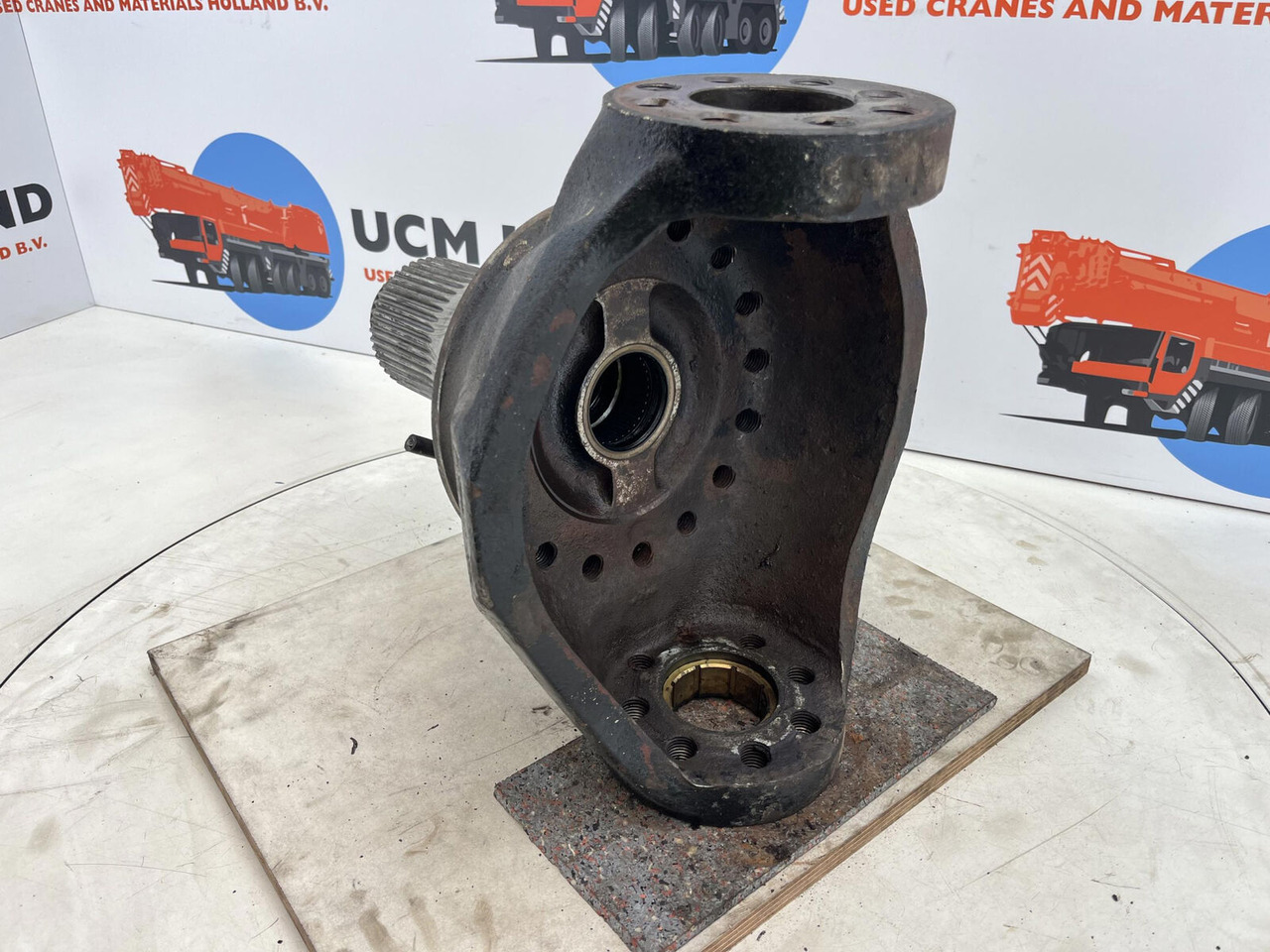 Liebherr LTM 1035 Steering knuckle 16 holes axle 1 - Těhlice pro Autojeřáb: obrázek 4 Liebherr LTM 1035 Steering knuckle 16 holes axle 1 - Těhlice pro Autojeřáb: obrázek 4