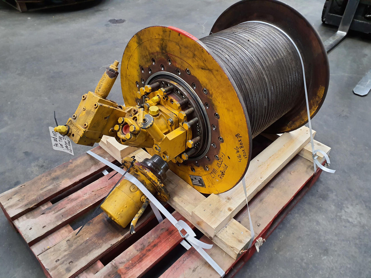 Liebherr LTM 1050-1 winch - Naviják pro Autojeřáb: obrázek 1 Liebherr LTM 1050-1 winch - Naviják pro Autojeřáb: obrázek 1