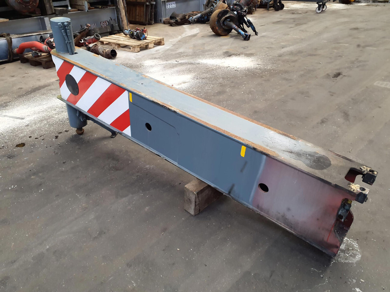 Liebherr LTM 1070-4.1 outrigger beam complete rear - Podvěs pro Autojeřáb: obrázek 4 Liebherr LTM 1070-4.1 outrigger beam complete rear - Podvěs pro Autojeřáb: obrázek 4
