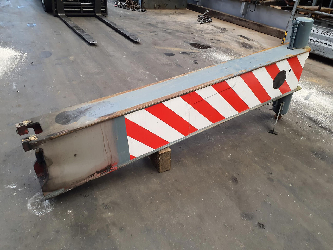 Liebherr LTM 1070-4.1 outrigger beam complete rear - Podvěs pro Autojeřáb: obrázek 3 Liebherr LTM 1070-4.1 outrigger beam complete rear - Podvěs pro Autojeřáb: obrázek 3