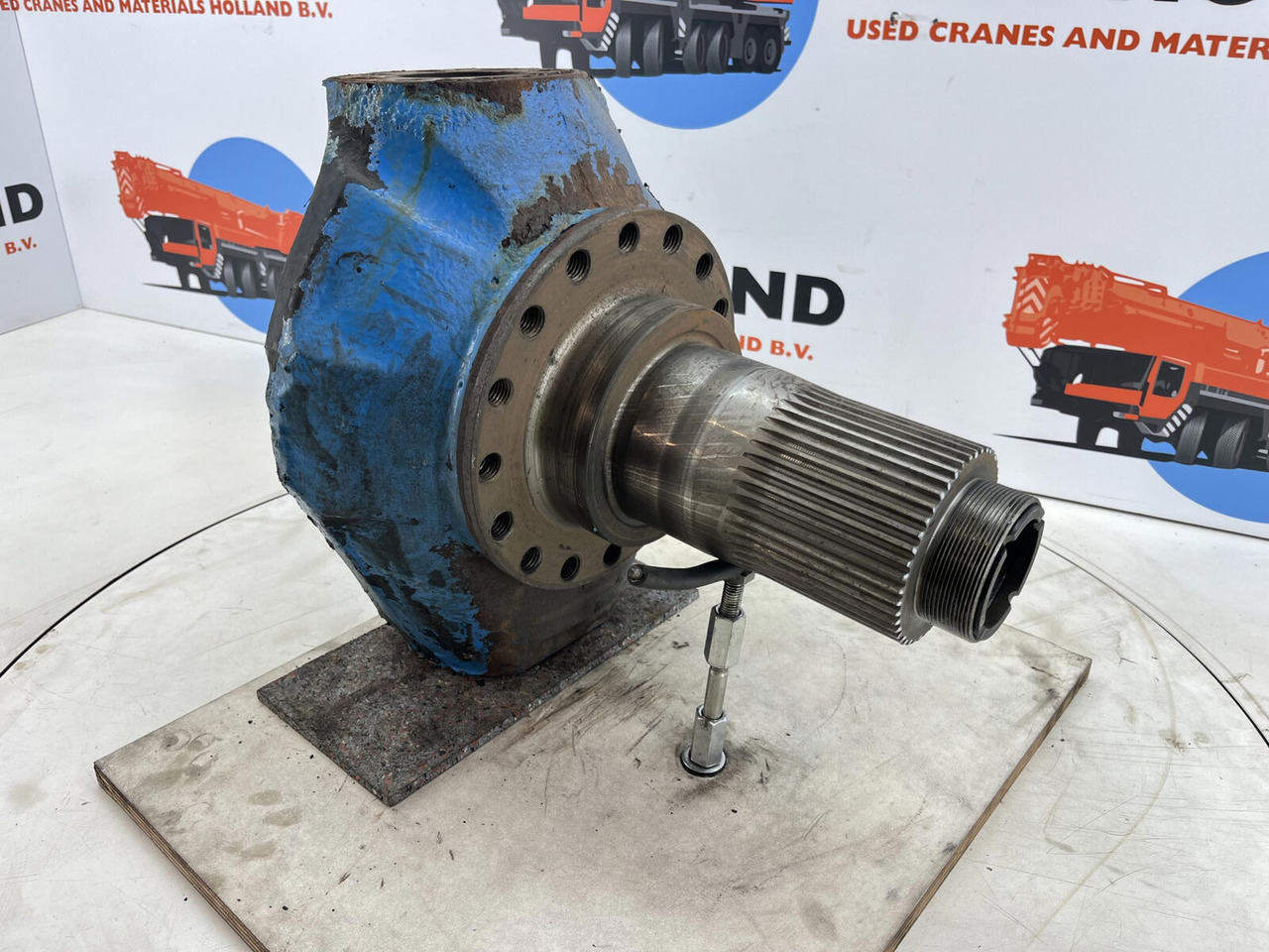 Liebherr LTM 1070 Steering knuckle 16 holes axle 4 - Těhlice pro Autojeřáb: obrázek 3 Liebherr LTM 1070 Steering knuckle 16 holes axle 4 - Těhlice pro Autojeřáb: obrázek 3
