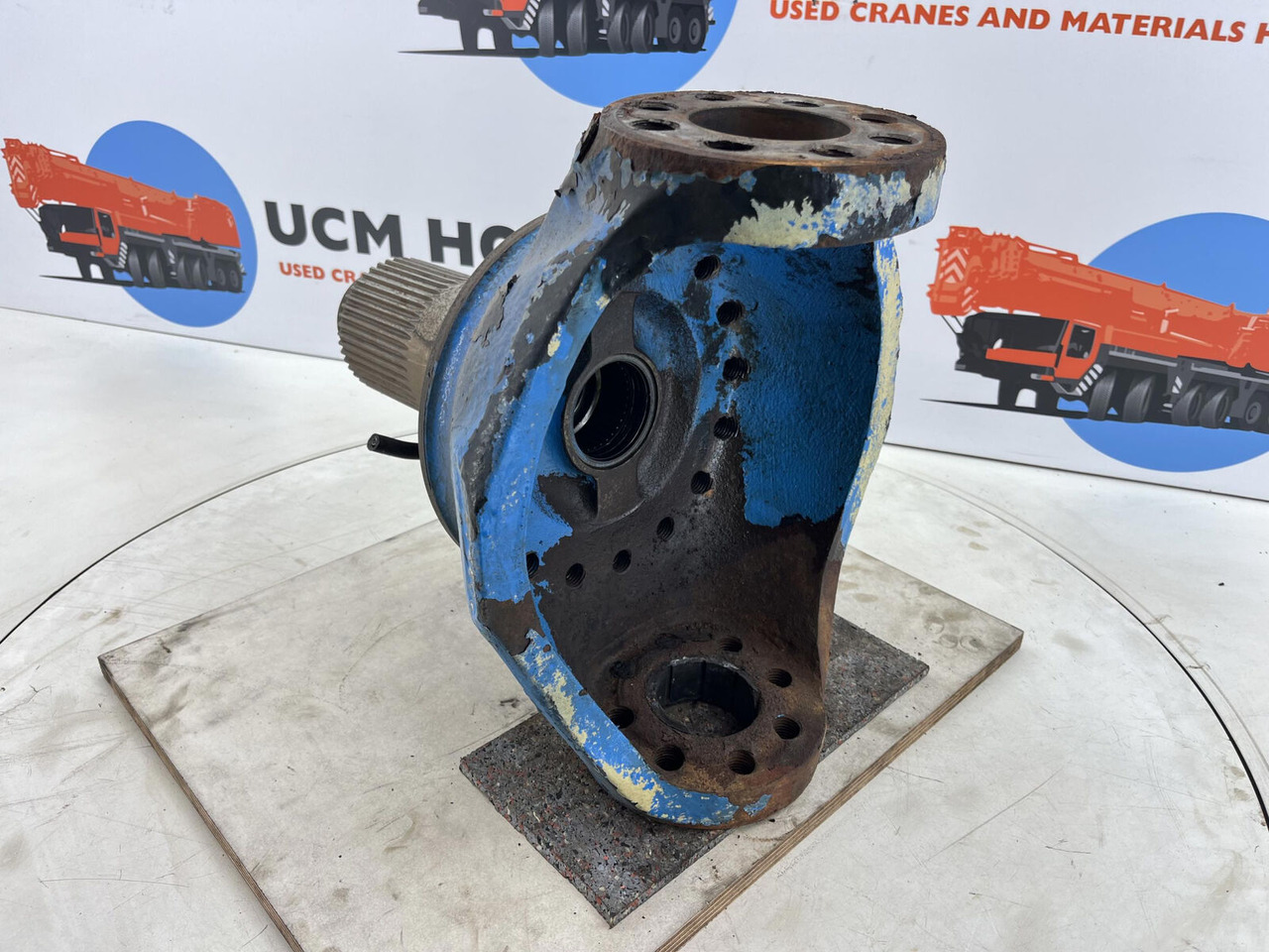 Liebherr LTM 1070 Steering knuckle 16 holes axle 4 - Těhlice pro Autojeřáb: obrázek 4 Liebherr LTM 1070 Steering knuckle 16 holes axle 4 - Těhlice pro Autojeřáb: obrázek 4