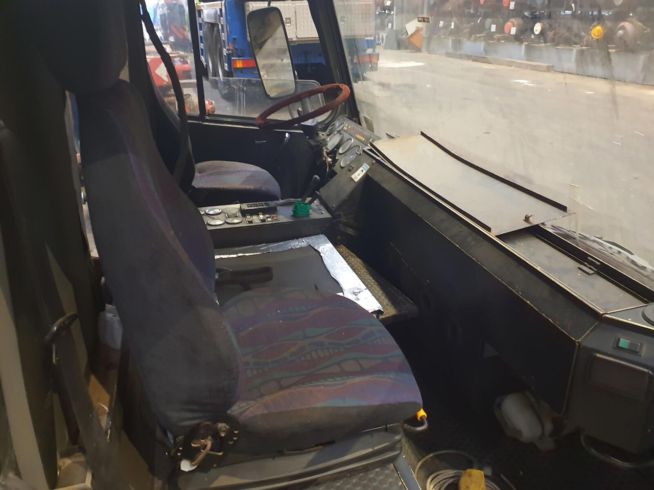 Kabina pro Autojeřáb Liebherr LTM drivers cabin: obrázek 6