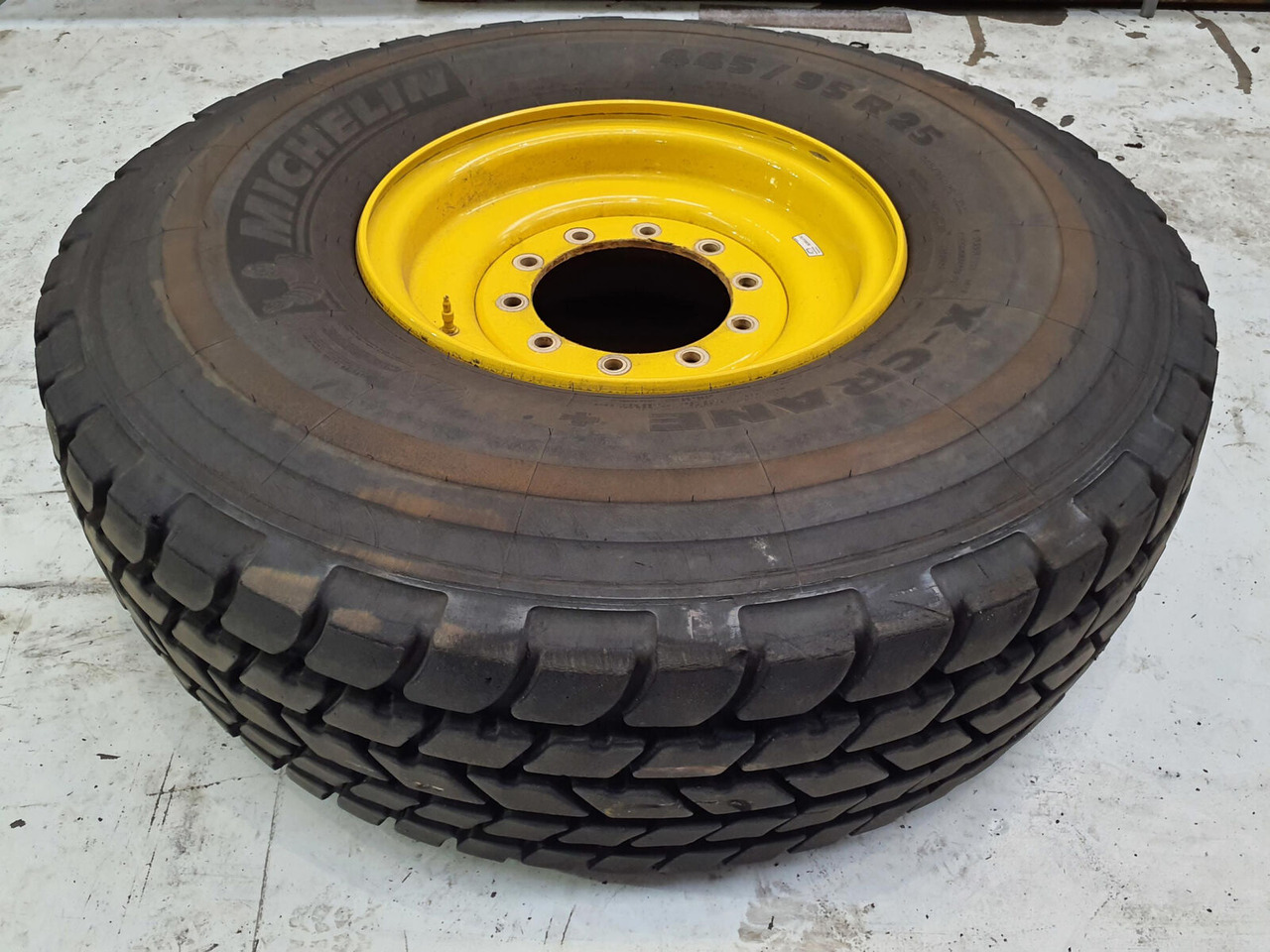 Michelin Wheel 445/95R25 10 12 1p - Kompletní kolo pro Jeřáb: obrázek 2 Michelin Wheel 445/95R25 10 12 1p - Kompletní kolo pro Jeřáb: obrázek 2