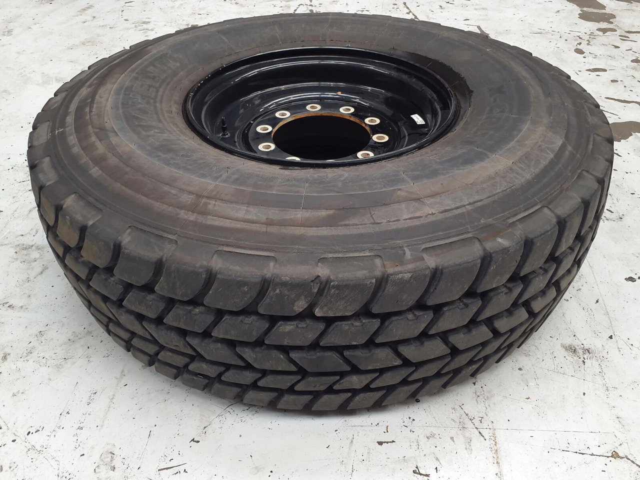 Michelin Wheel 445/95R25 10 12 1p - Kompletní kolo pro Jeřáb: obrázek 1 Michelin Wheel 445/95R25 10 12 1p - Kompletní kolo pro Jeřáb: obrázek 1