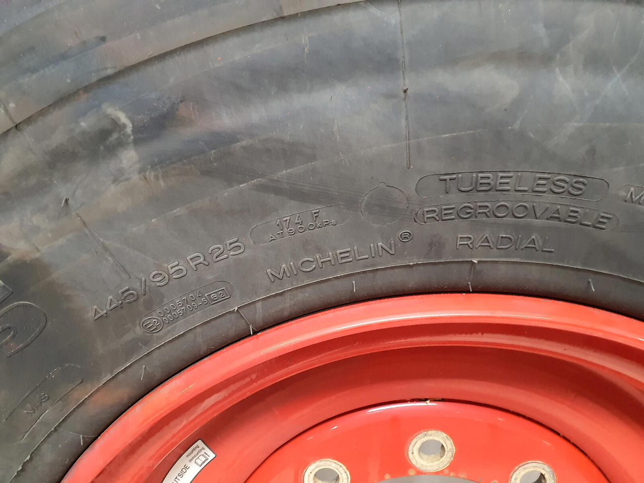 Michelin Wheel 445/95R25 10 12 1p - Kompletní kolo pro Jeřáb: obrázek 5 Michelin Wheel 445/95R25 10 12 1p - Kompletní kolo pro Jeřáb: obrázek 5