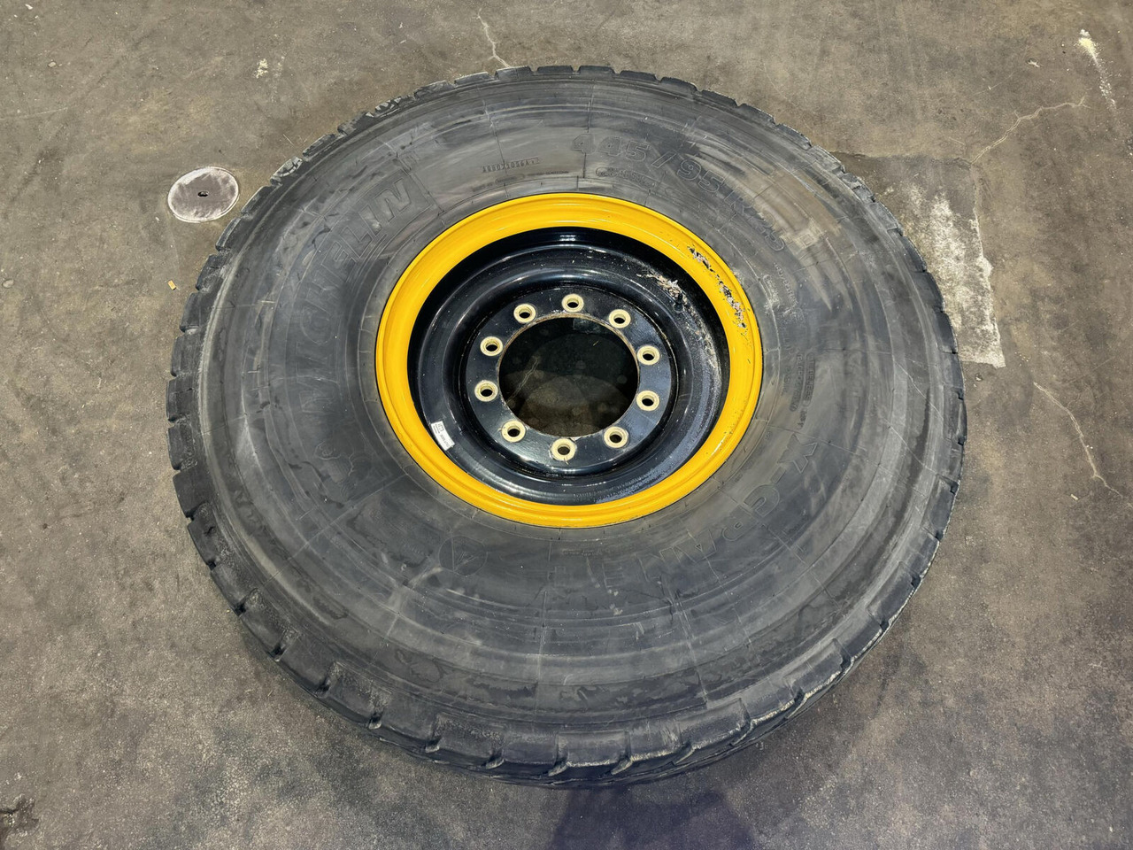 Michelin Wheel 445/95R25 10 12.3 1p - Kompletní kolo pro Jeřáb: obrázek 1 Michelin Wheel 445/95R25 10 12.3 1p - Kompletní kolo pro Jeřáb: obrázek 1