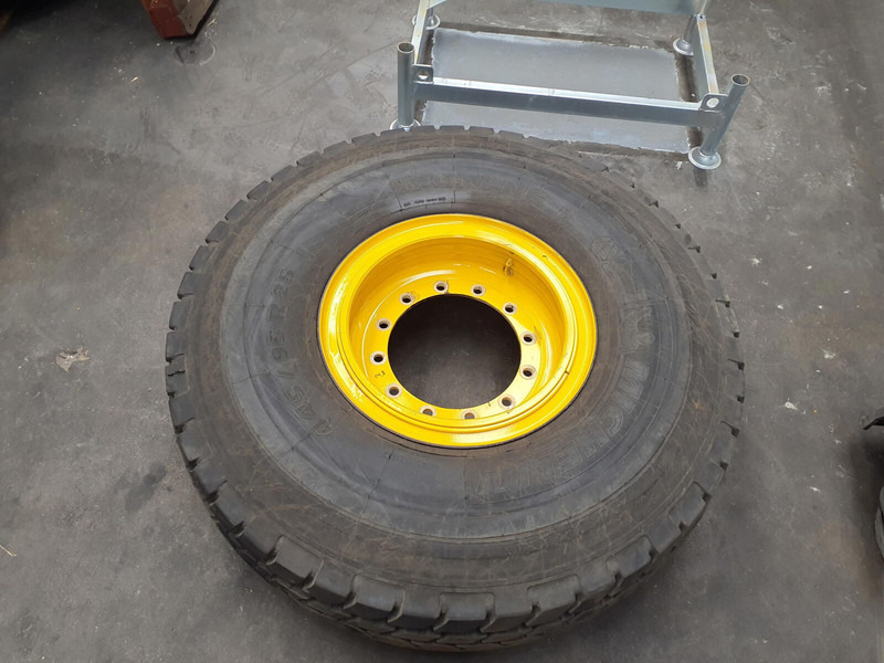 Michelin Wheel 445/95R25 12 14.8 3p - Pneumatiky a ráfky pro Jeřáb: obrázek 1 Michelin Wheel 445/95R25 12 14.8 3p - Pneumatiky a ráfky pro Jeřáb: obrázek 1