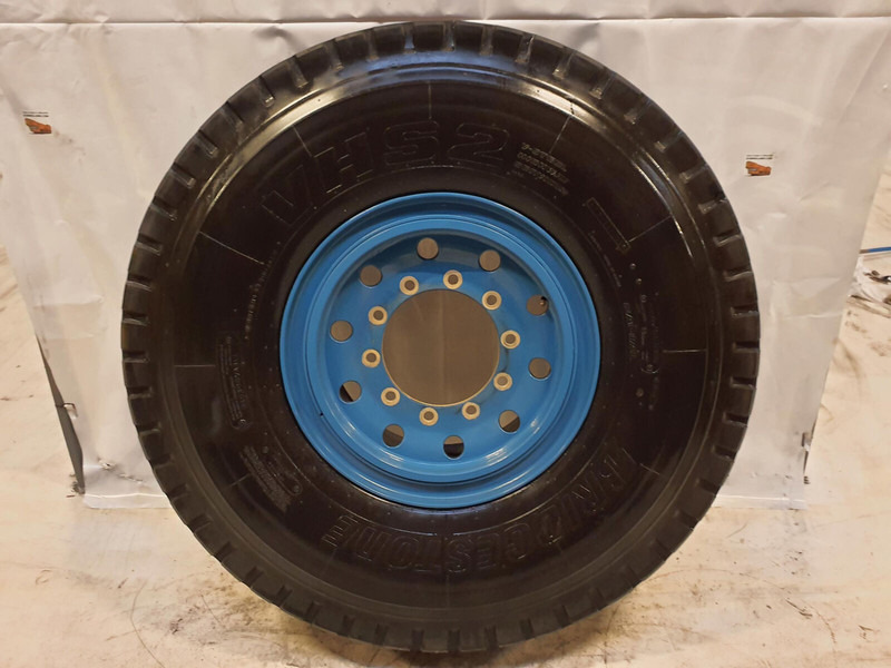 Tadano Faun Wheel 445/95R25 10 6.5 3p - Pneumatiky a ráfky pro Jeřáb: obrázek 1 Tadano Faun Wheel 445/95R25 10 6.5 3p - Pneumatiky a ráfky pro Jeřáb: obrázek 1