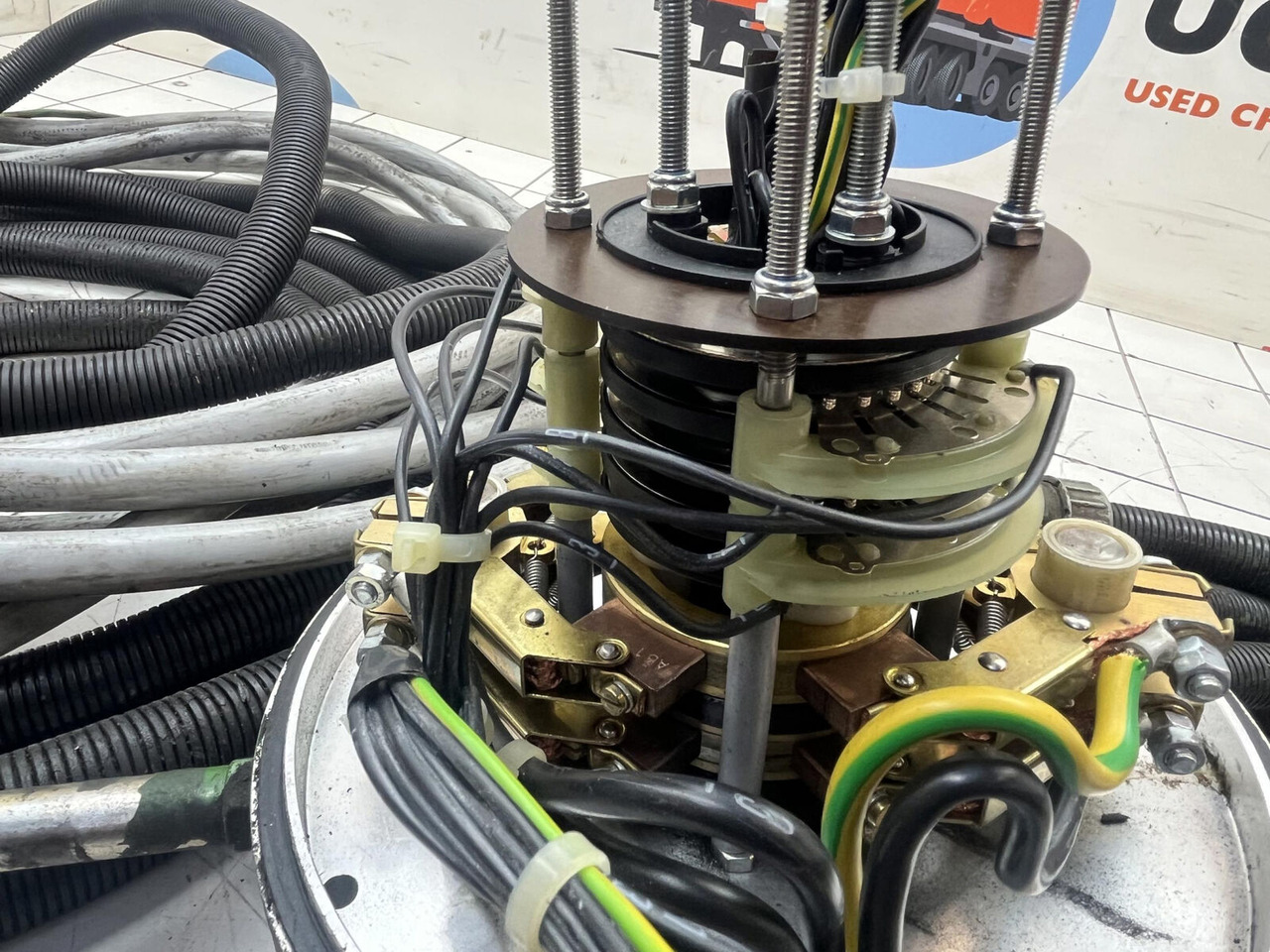 Elektrický systém pro Autojeřáb Terex AC 155 slip ring assy: obrázek 7 Elektrický systém pro Autojeřáb Terex AC 155 slip ring assy: obrázek 7