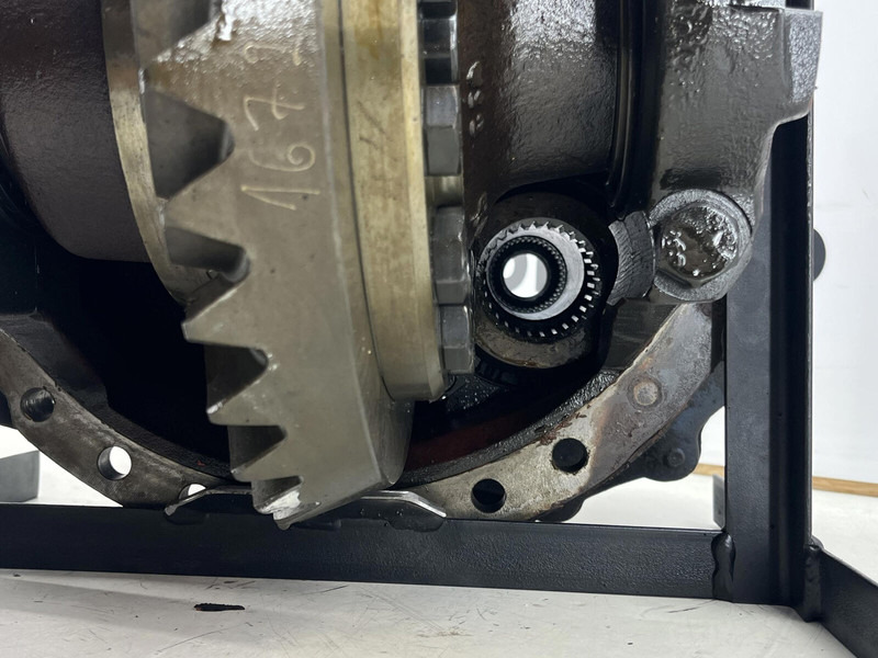 Terex AC 205 mid differential 13x35 axle 3 - Diferenciál pro Jeřáb: obrázek 5 Terex AC 205 mid differential 13x35 axle 3 - Diferenciál pro Jeřáb: obrázek 5