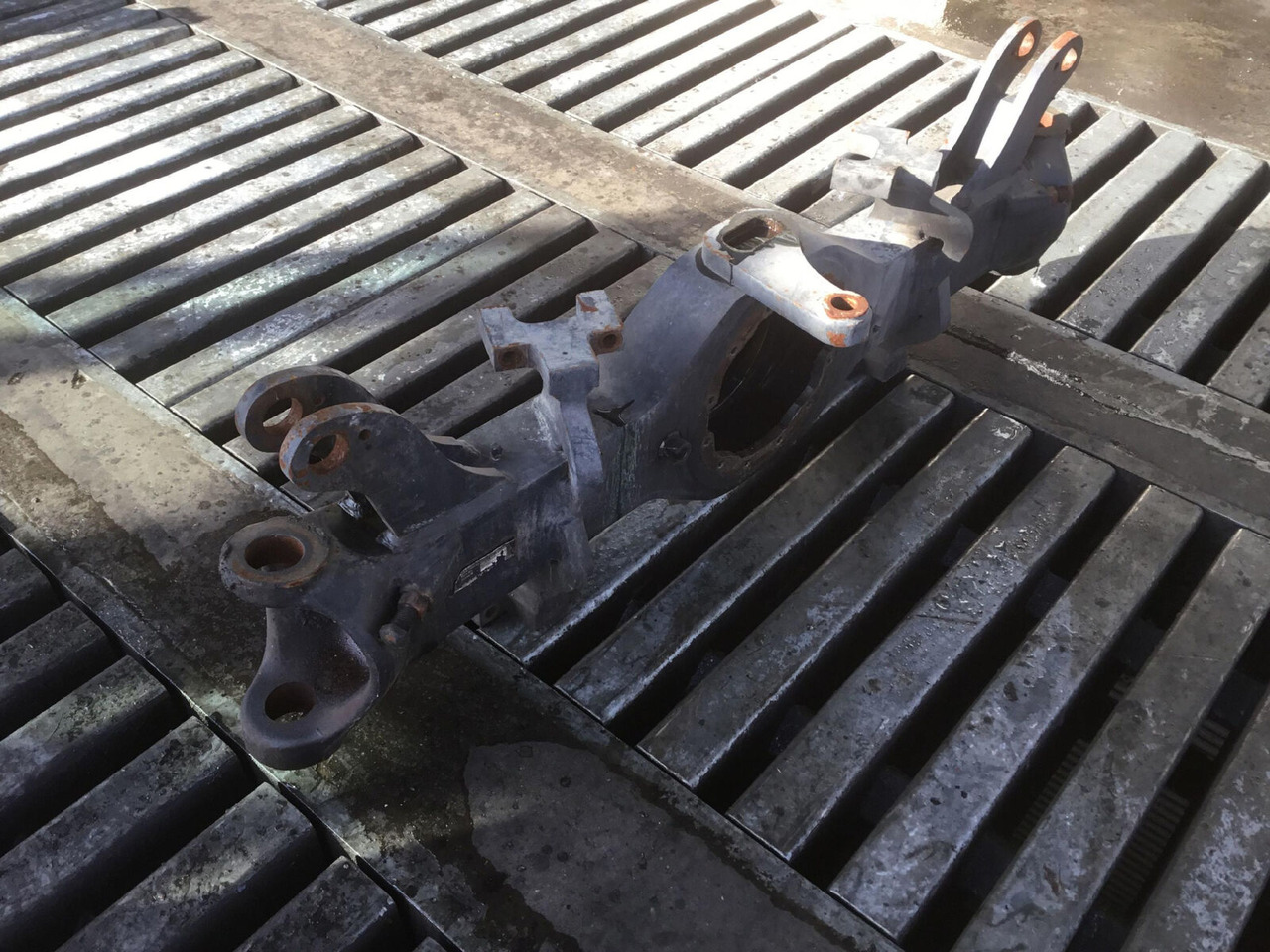 Terex AC 35 axle housing axle 1 - Náprava a díly pro Autojeřáb: obrázek 4 Terex AC 35 axle housing axle 1 - Náprava a díly pro Autojeřáb: obrázek 4