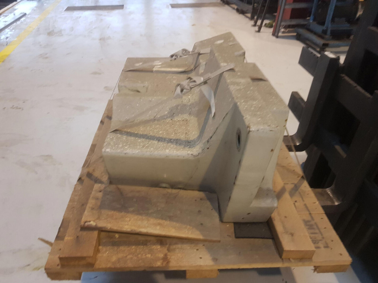 Terex Terex Challenger 4200 counterweight 1,4 ton - Protizávaží pro Autojeřáb: obrázek 5 Terex Terex Challenger 4200 counterweight 1,4 ton - Protizávaží pro Autojeřáb: obrázek 5