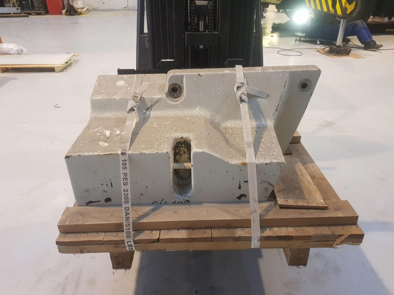 Terex Terex Challenger 4200 counterweight 1,4 ton - Protizávaží pro Autojeřáb: obrázek 1 Terex Terex Challenger 4200 counterweight 1,4 ton - Protizávaží pro Autojeřáb: obrázek 1