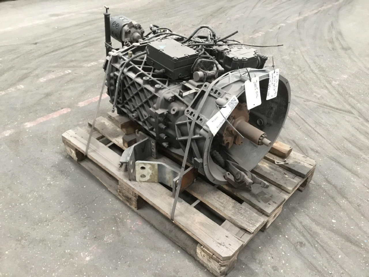 ZF ATF 60-4 gearbox EcoSplit 16-S-151 - Převodovka pro Autojeřáb: obrázek 1 ZF ATF 60-4 gearbox EcoSplit 16-S-151 - Převodovka pro Autojeřáb: obrázek 1