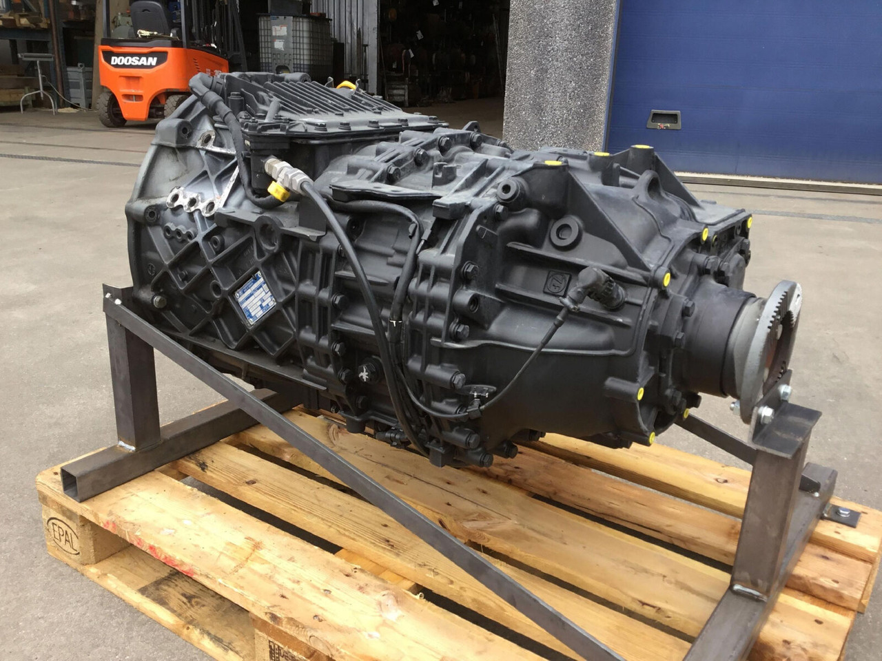ZF MK 88 ZF Astronic gearbox 12 AS 2530 S0 - Převodovka pro Autojeřáb: obrázek 4 ZF MK 88 ZF Astronic gearbox 12 AS 2530 S0 - Převodovka pro Autojeřáb: obrázek 4